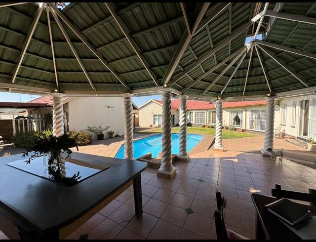 4 BEDROOM HOUSE FOR SALE IN GLEN MARAIS